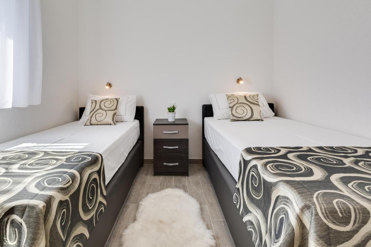 Apartmani Kastelina Vir Kültér fotó