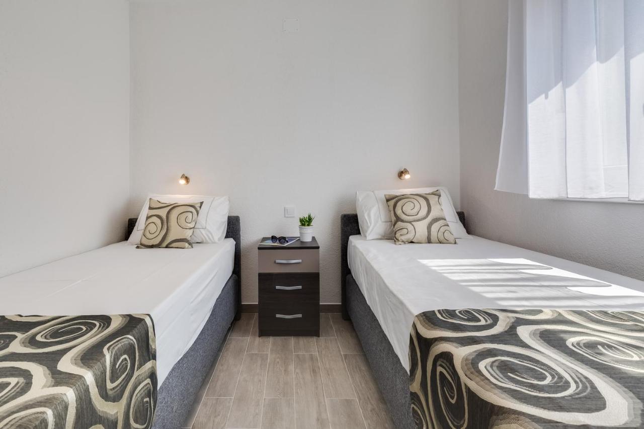 Apartmani Kastelina Vir Kültér fotó