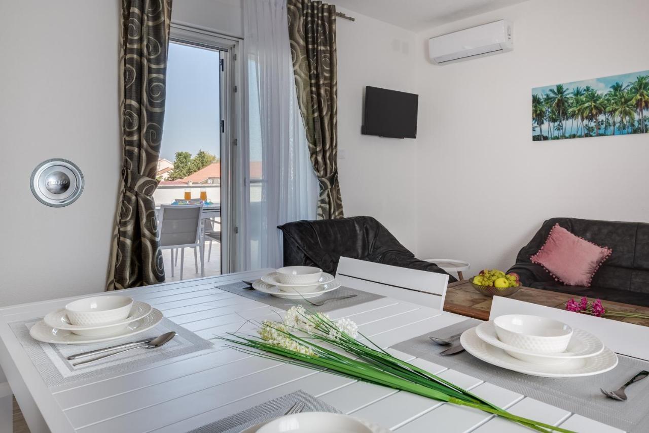 Apartmani Kastelina Vir Kültér fotó