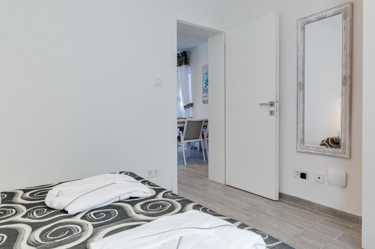 Apartmani Kastelina Vir Kültér fotó
