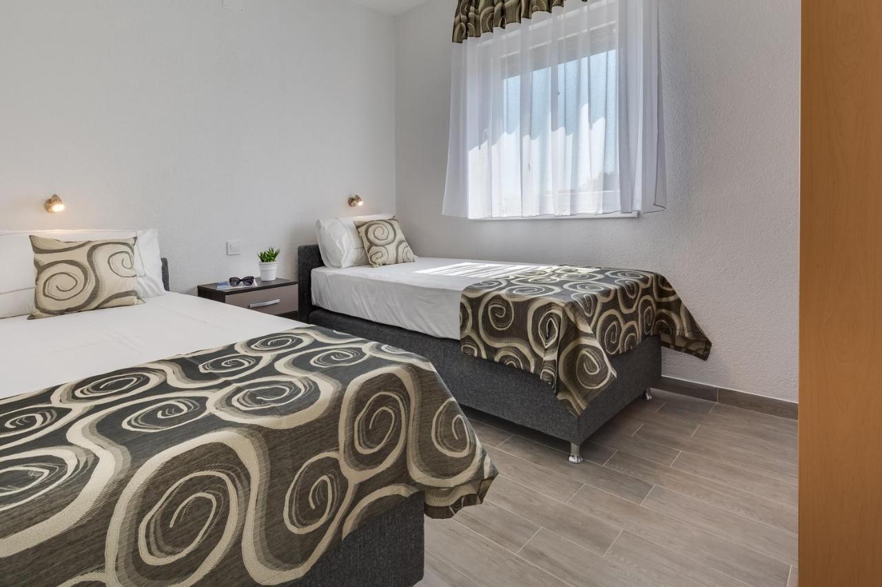 Apartmani Kastelina Vir Kültér fotó