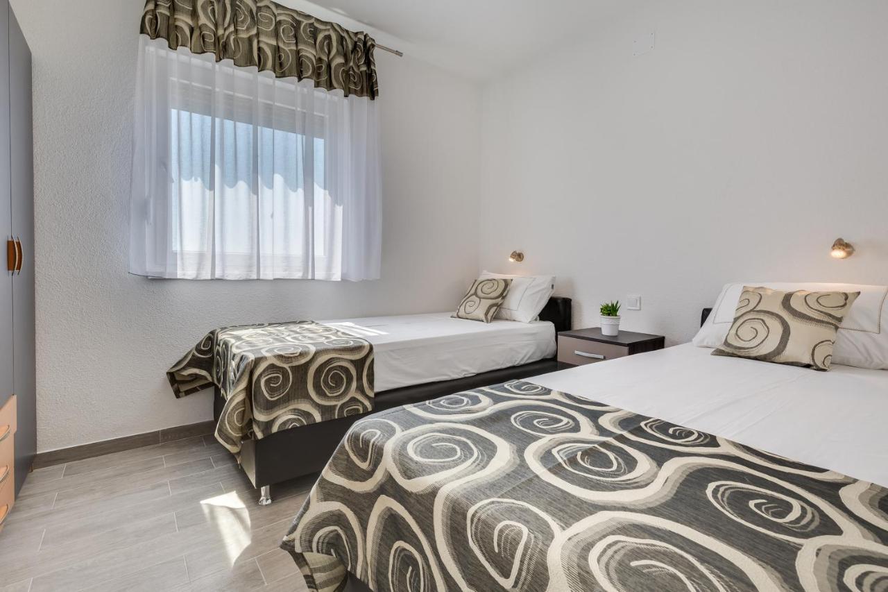 Apartmani Kastelina Vir Kültér fotó