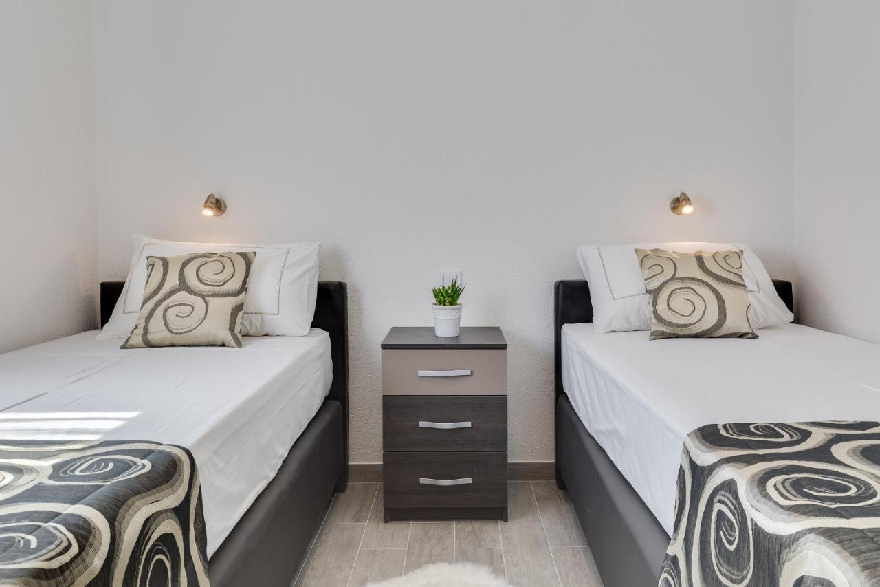 Apartmani Kastelina Vir Kültér fotó