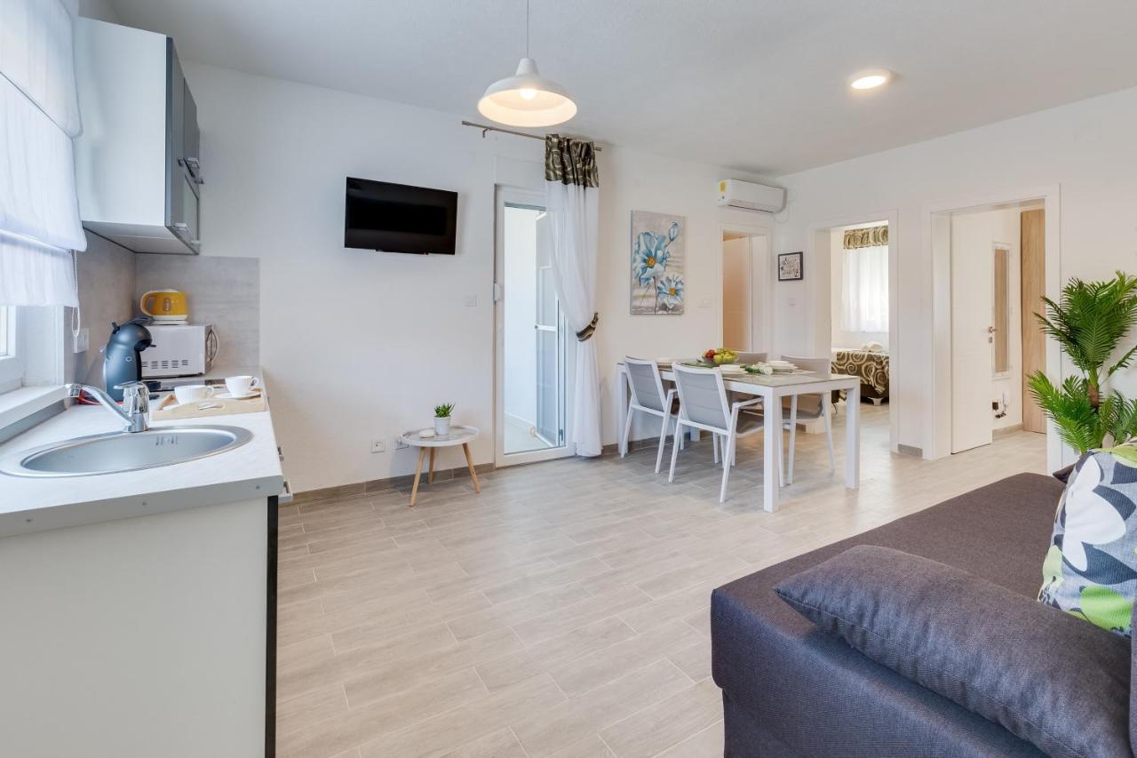 Apartmani Kastelina Vir Kültér fotó
